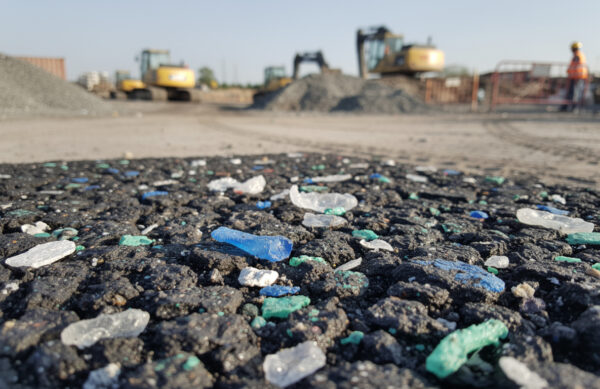 Innovación en el asfalto con plásticos reciclados para carreteras más duraderas Innovación en el asfalto con plásticos reciclados para carreteras más duraderas